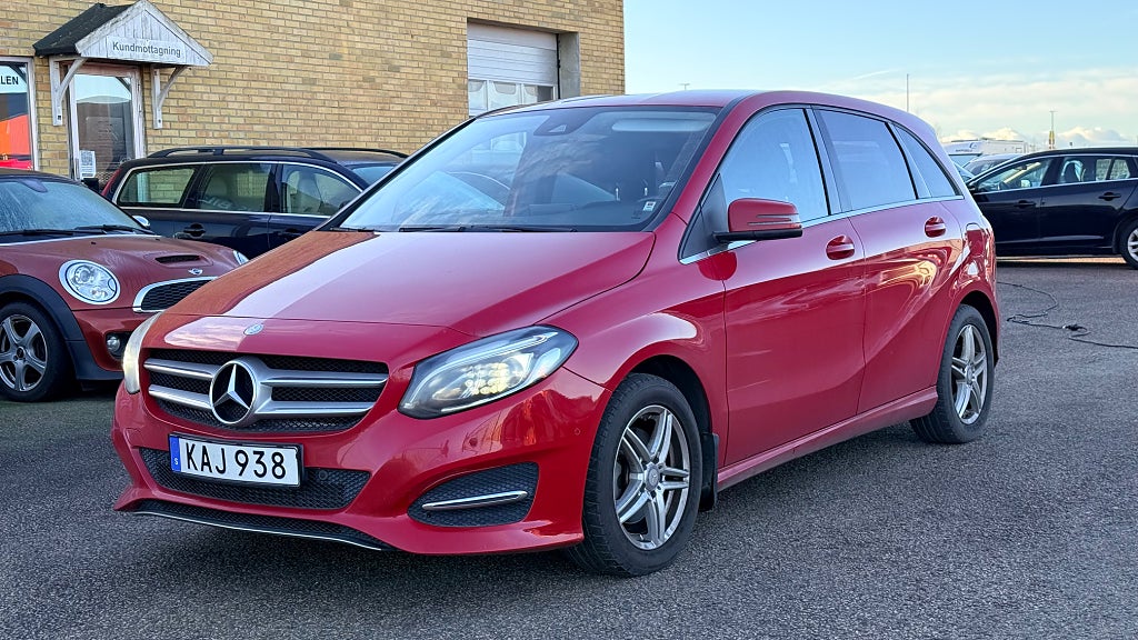 Mercedes-Benz B 180 7G-DCT Urban 