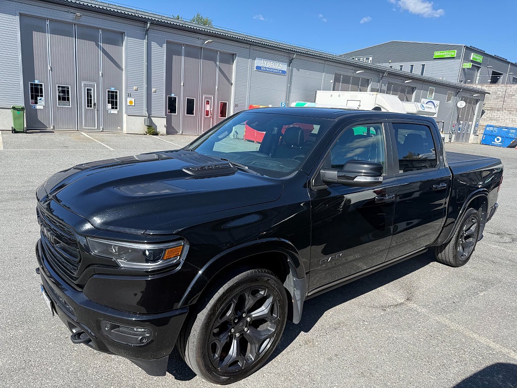 Dodge RAM 1500 Limited Night Edition HEMI