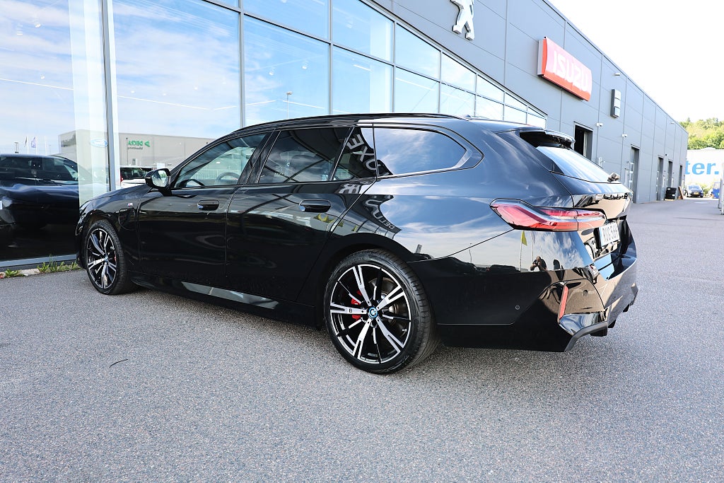 BMW 530e xDrive Touring M Sport Bowers & Wilkins