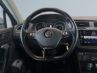 Volkswagen Tiguan 2.0 TSI OPF 4Motion S&V-Hjul/Drag/Backkamera/Pvärmare – bild 9