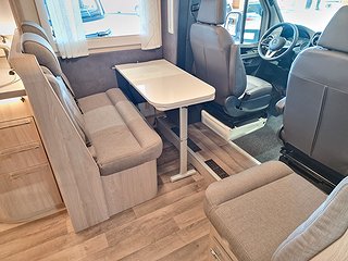 Husbil-halvintegrerad Kabe Novum 750 LGB 11 av 28