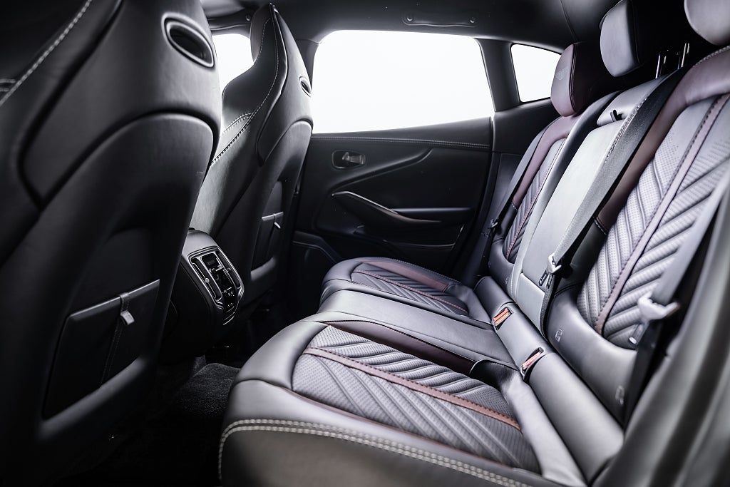 Gallery image 18 of 19