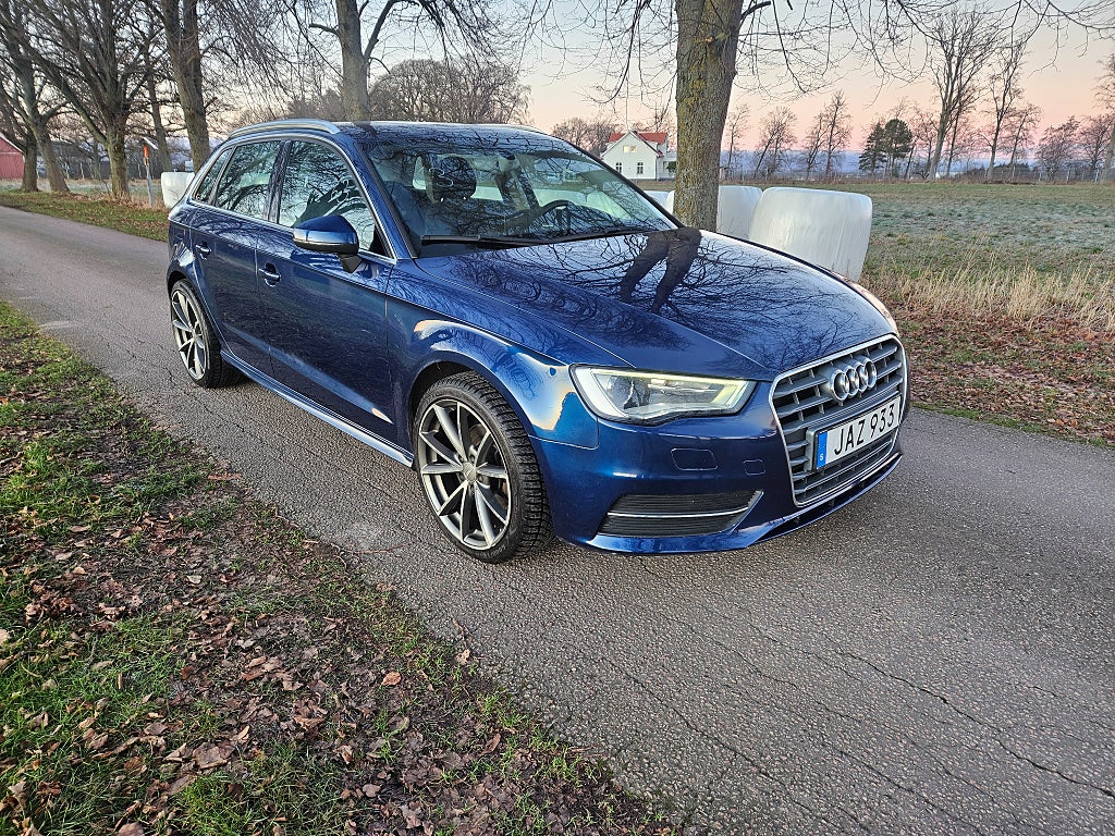 Audi A3 Sportback 1.6 TDI ultra Attraction Svensksåld, Xenon 
