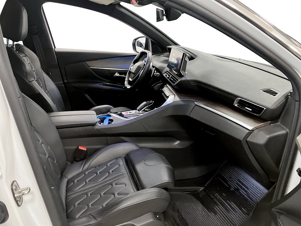 Bild på Peugeot 3008 GT Ultimate Business 1.6 180hk Aut B-KAMERA CARPLAY