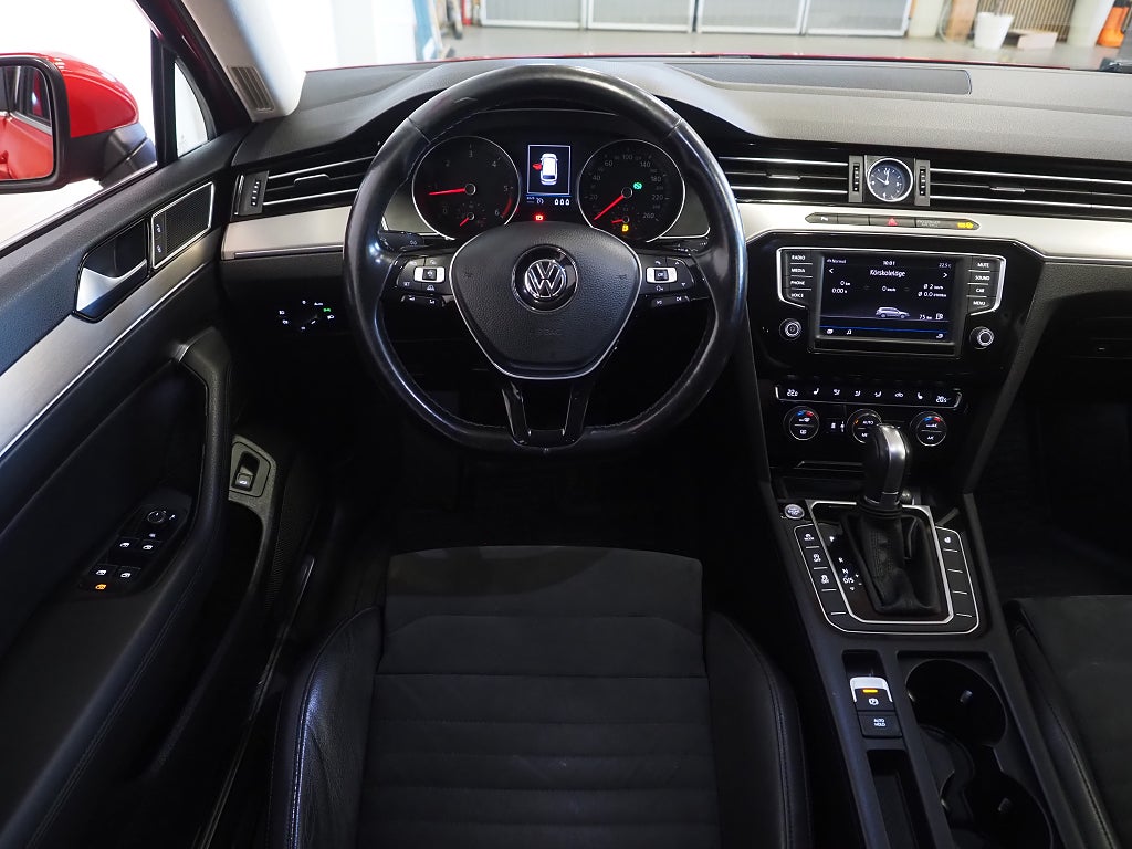 Volkswagen Passat Sportscombi 2.0 TDI R-Line | Värmare | Drag | 2017