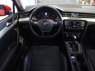 Kombi Volkswagen Passat 15 av 23