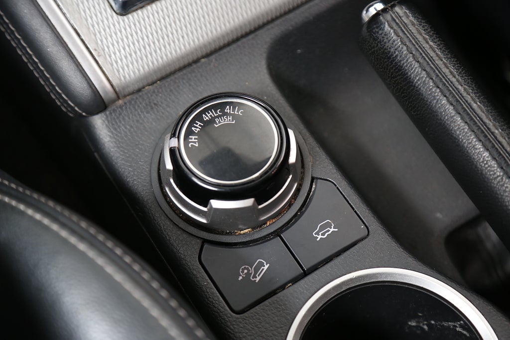 Mitsubishi L200 Dubbelhytt 2,2 Di-D 4WD Premium Kåpa Drag Leasbar 2020