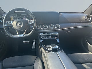 Mercedes-Benz E 220 T d 4×4 AMG Line Drag Dvärme Panorama 360° Navi S&V – bild 8