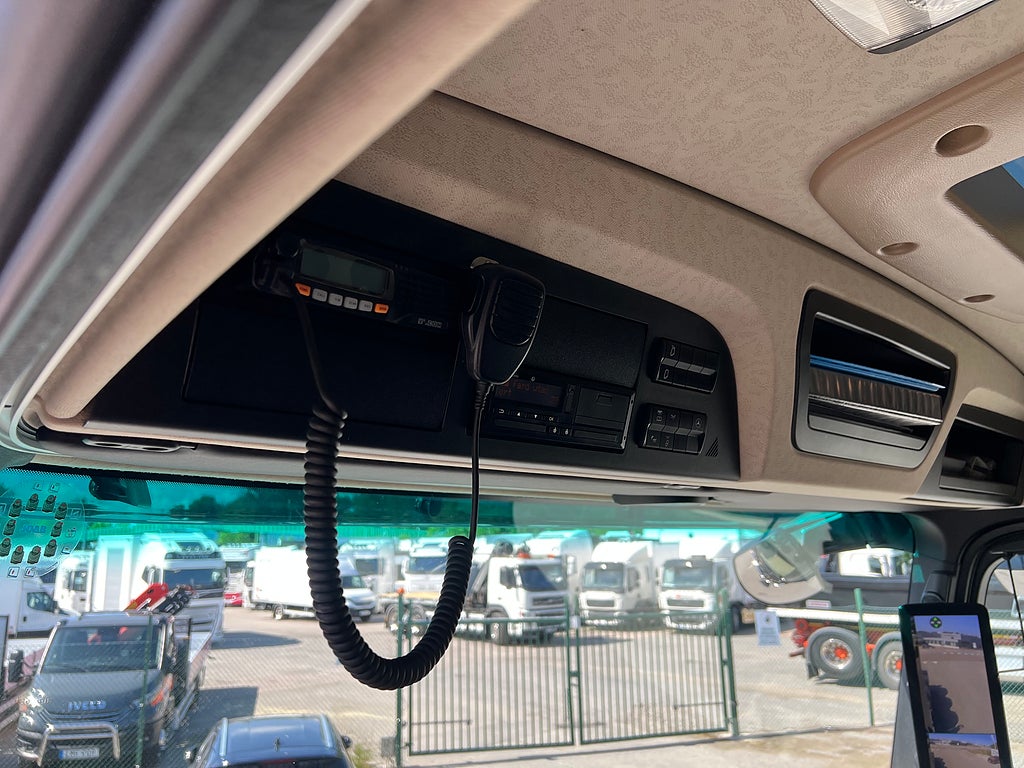 Mercedes-Benz Arocs 3251 Tridem Lastväxlare, Fullt Plogutrustad