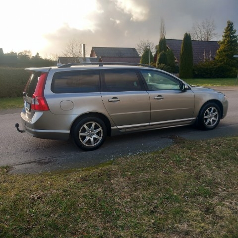 Volvo V70 2.4D Momentum 2009, bild 2/10