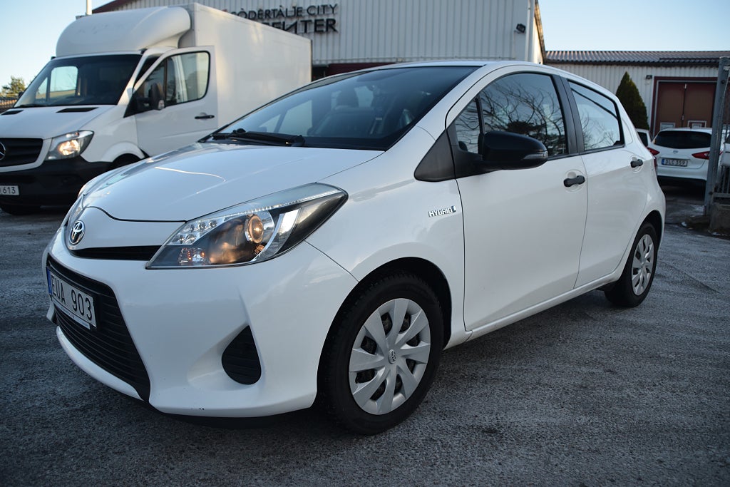 Toyota Yaris 1,5 Hybrid e-CVT Life Euro 5 Sensor Bak