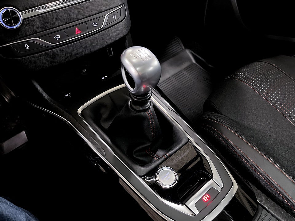 Bild på Peugeot 308 5D GT-Line 1.2 PT 130hk GLASTAK P-SENSORER 