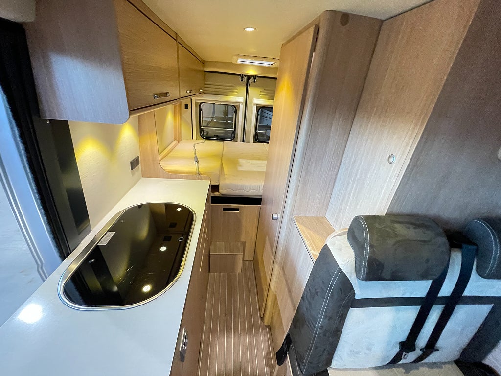 Roadcar 600 / B-körkort / Under 6m / Cykelställ /   - Roadcar