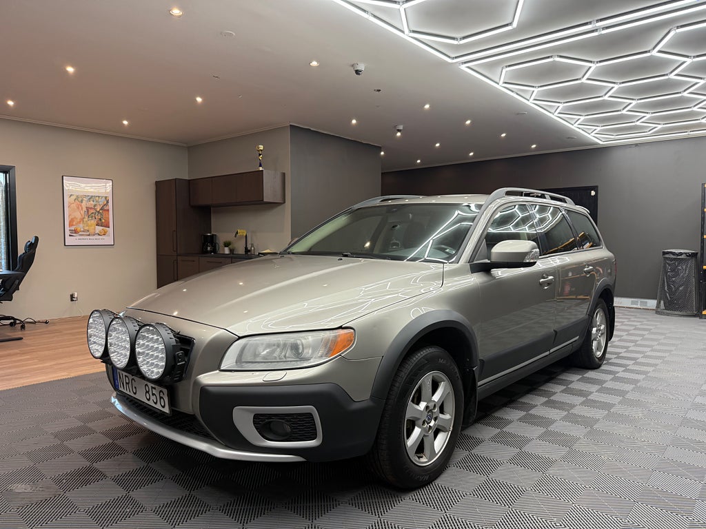 Volvo XC70 D5 AWD Momentum | HELSKINN | DRAG | D-VÄRM | SoV-hjul