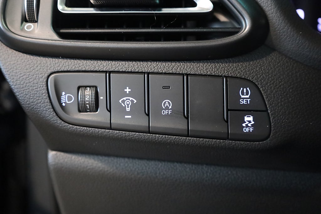 Hyundai i30 1.0 T-GDI DCT MHEV Essential Kamera Rattvärme Leasbar 2023