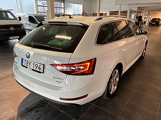 Skoda Superb Kombi 2.0 TDI 4x4 Business L&K Kamera & Värmare
