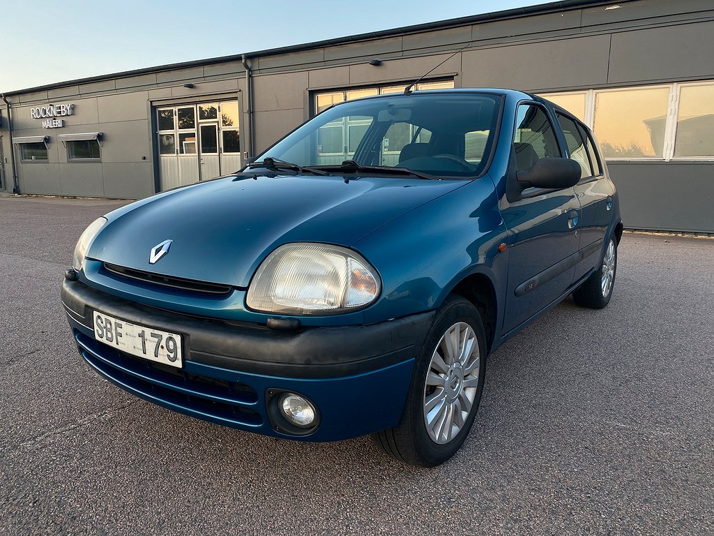 Renault Clio 5-dörrars Halvkombi 1.2 | NYSERVAD |