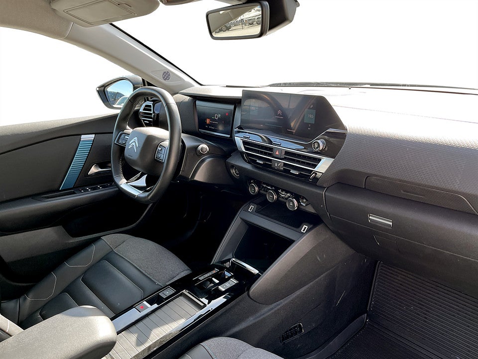 Bild på Citroën e-C4 Shine 50kWh 136hk Aut B-KAMERA CARPLAY