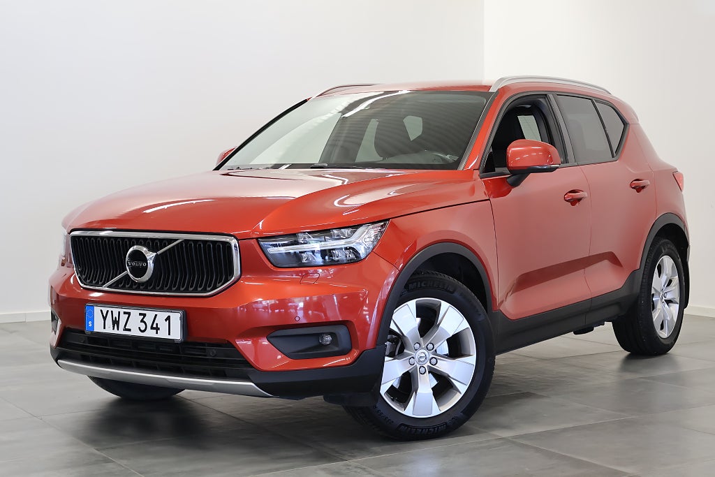 Volvo XC40 D4 AWD Momentum Pro / Kamrem Bytt / V-Hjul / Drag /Värm