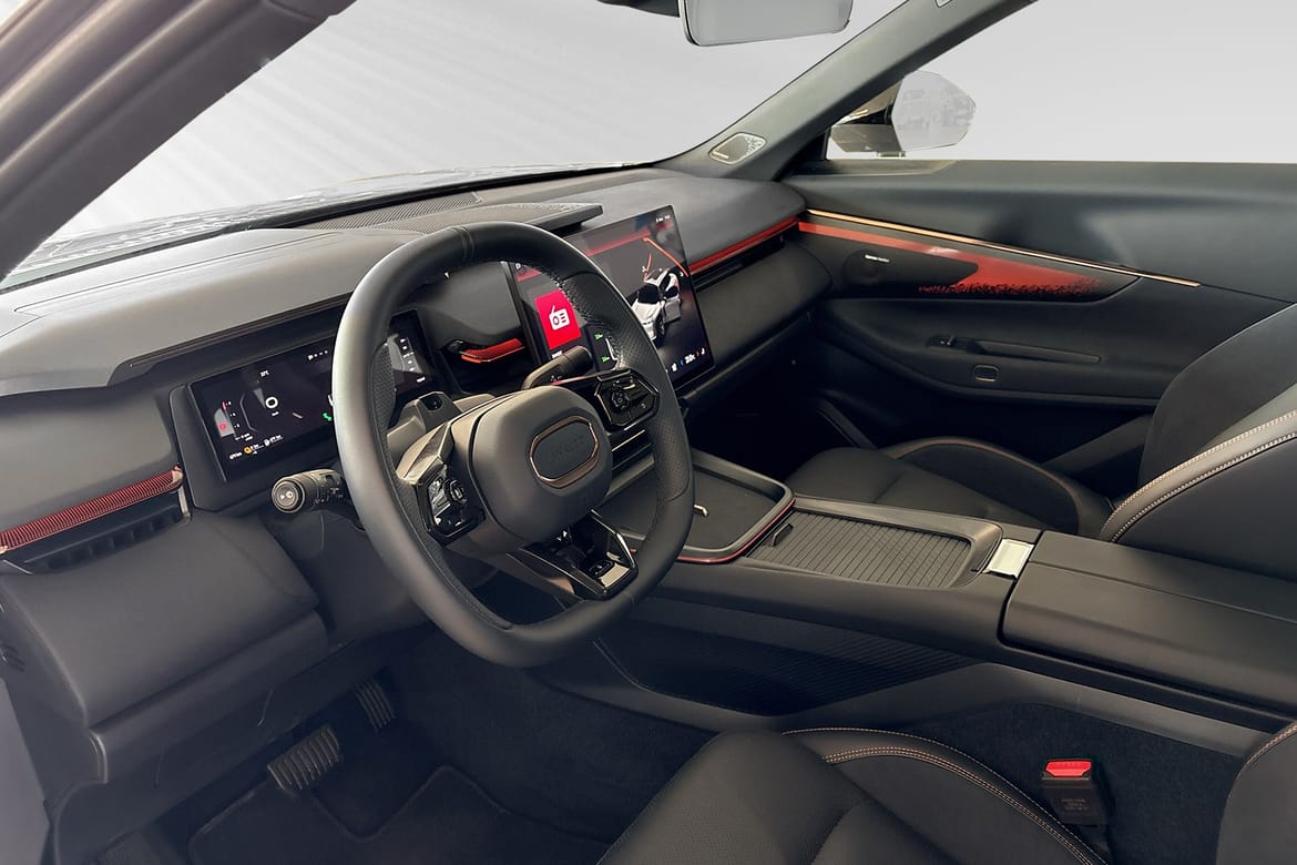 Lynk & Co 08 More PHEV 2025, bild 6/10