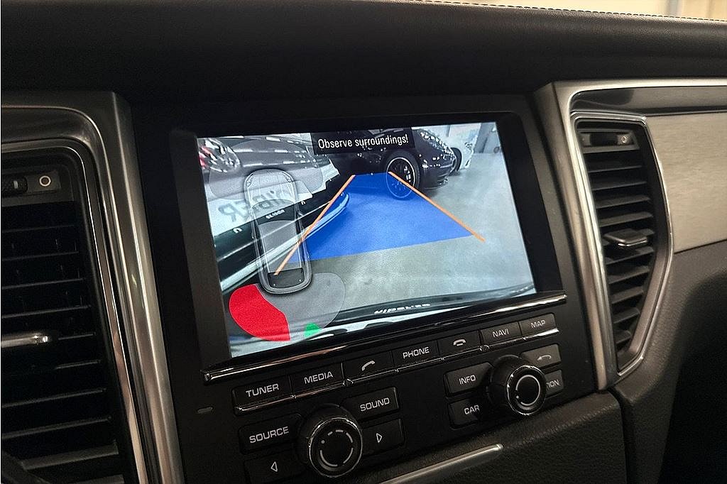 Porsche Macan Turbo 400hk PDK Sport, Pano, Navi, 360