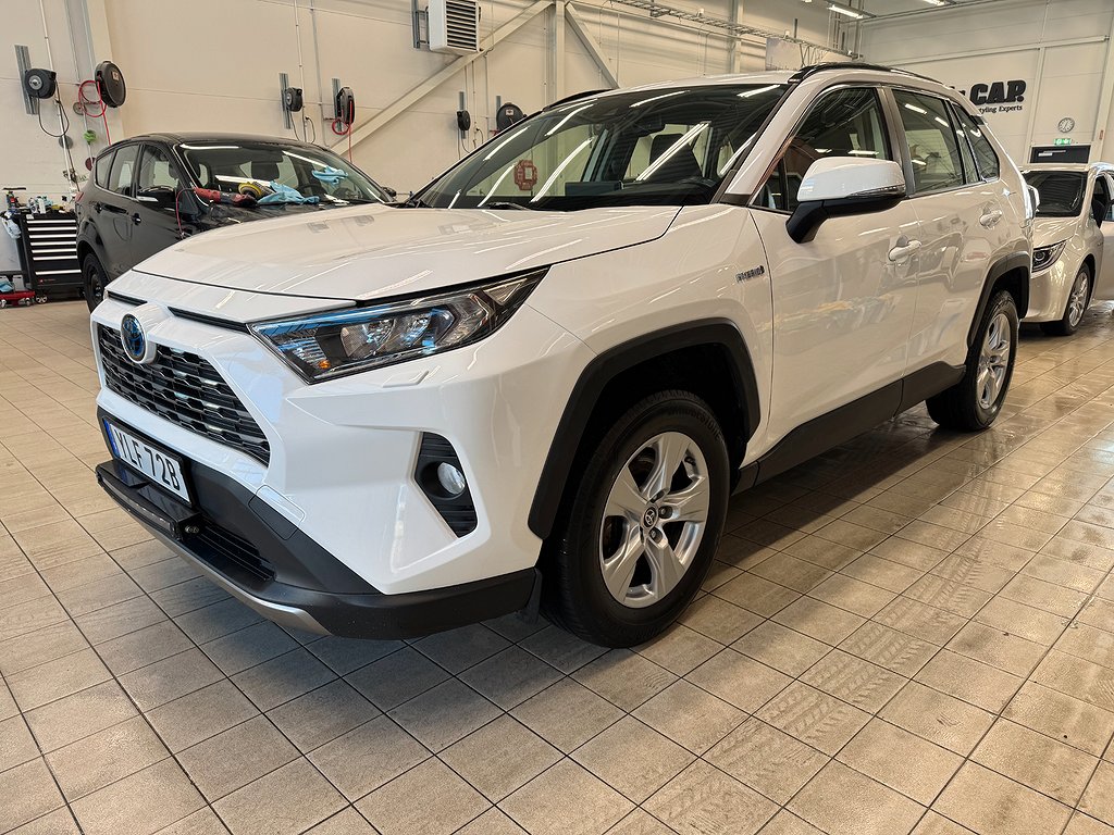 Toyota RAV4 Hybrid AWD-i E-CVT Active Carplay B-kamera Navi 