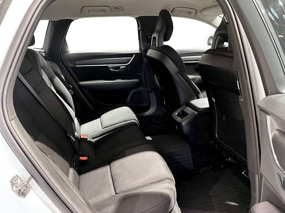 Bild på Volvo V90 Business D3 150hk DRAG BACKSENSORER NAVI