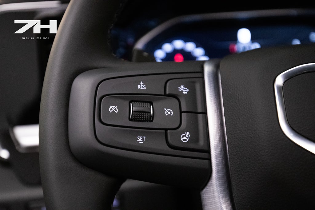 GMC Sierra 1500 Crew Cab 3L Duramax / 360° / BOSE® / Glastaklucka
