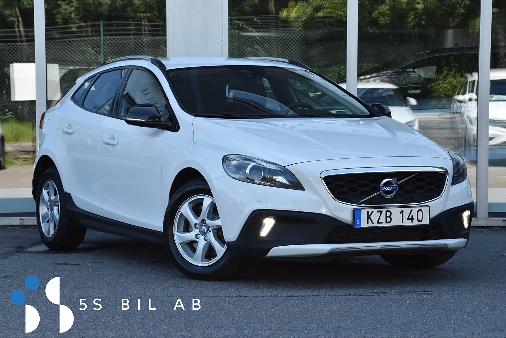 Volvo V40 Cross Country D2 Geartronic VÄRMARE 1-ÄGARE K-REM BYTT P-SENS 120HK