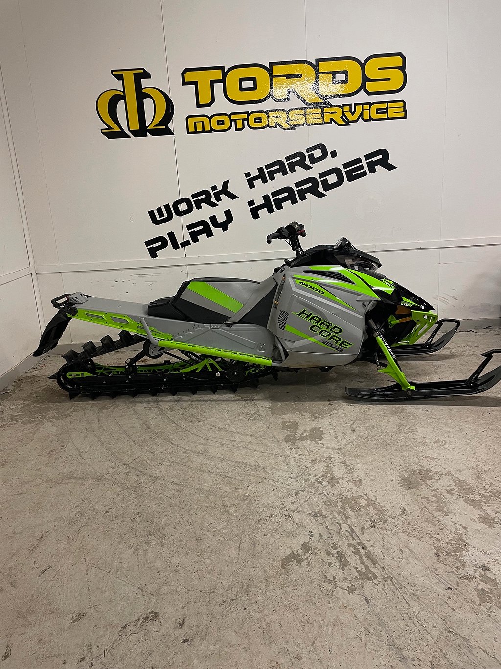 Arctic Cat M 8000 Hardcore Evo 153" 