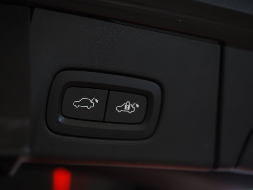 Volvo V90 D4 190hk Geartronic R-Design | Drag | D-värm | Navi | 2018