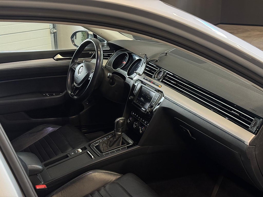 Volkswagen Passat Alltrack 2.0 TDI 4Motion Alltrack *3,99%* Värmare DynAudi