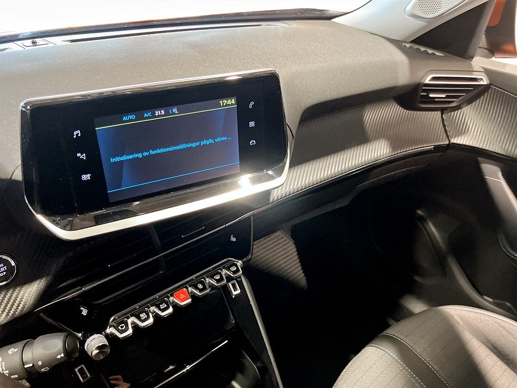 Bild på Peugeot E-2008 Allure Pack 50kWh 136hk Aut - B-KAMERA, CARPLAY
