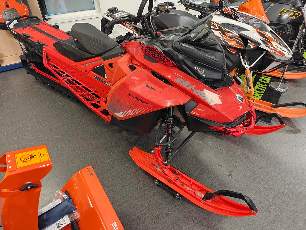 Ski-Doo Summit X 850 165" shorty 