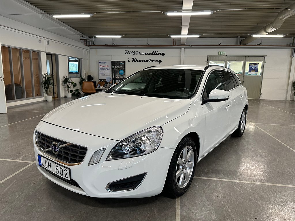 Volvo V60 D2 Momentum Euro 5 Fullservad Kamrembytt Dragkrok