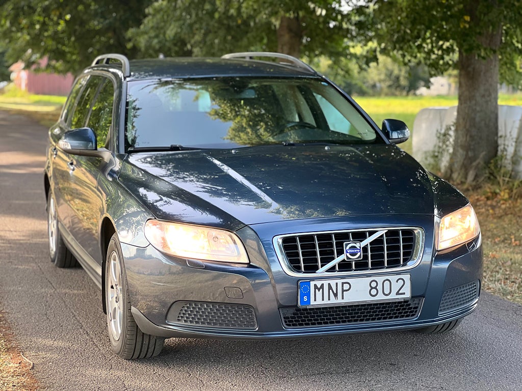 Volvo V70 2.0F Kinetic Svensksåld, Mycket bra skick. 