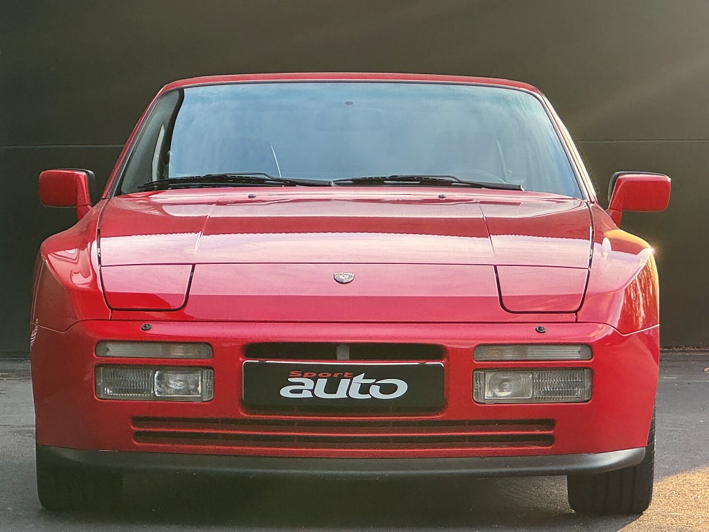 Porsche 944 S2 Svensksåld på låga mil