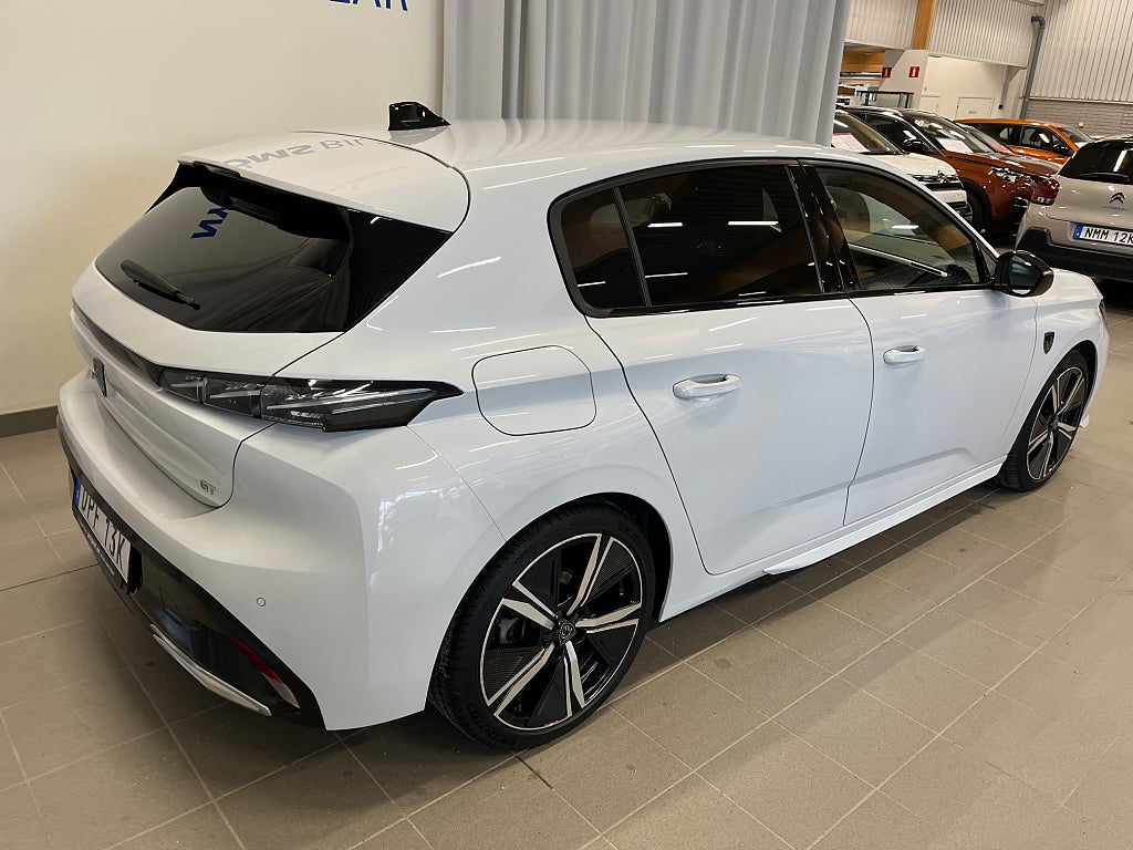 Peugeot 308 GT 1.2 PureTech 130 Aut thumbnail