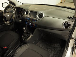 Halvkombi Hyundai i10 7 av 19