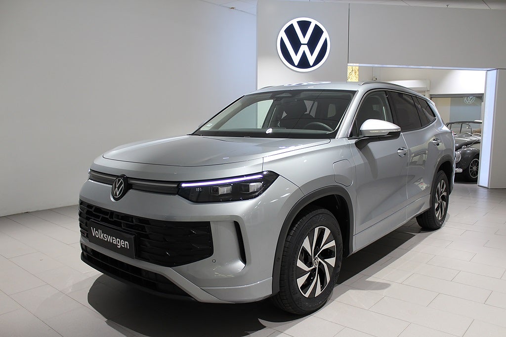 Volkswagen Tayron LIFE EHYBRID 204 HK