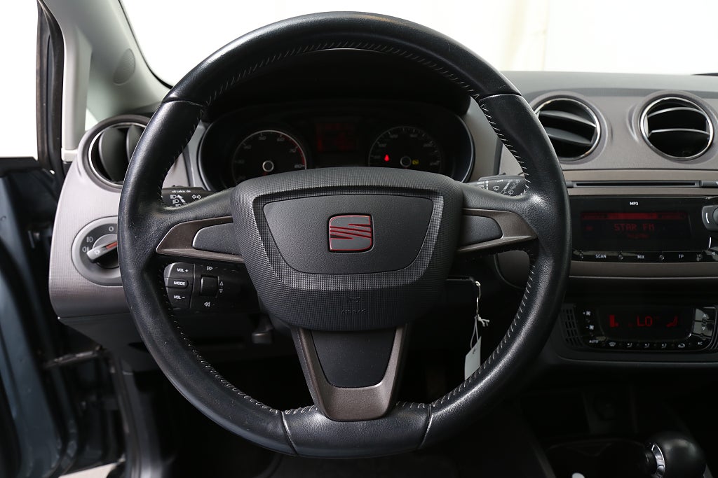 Seat Ibiza 1,2 TSI 105hk Style Aut 5dr P-sensor Motorvärmare Drag 2013