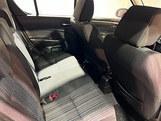 Halvkombi Suzuki Swift 15 av 21