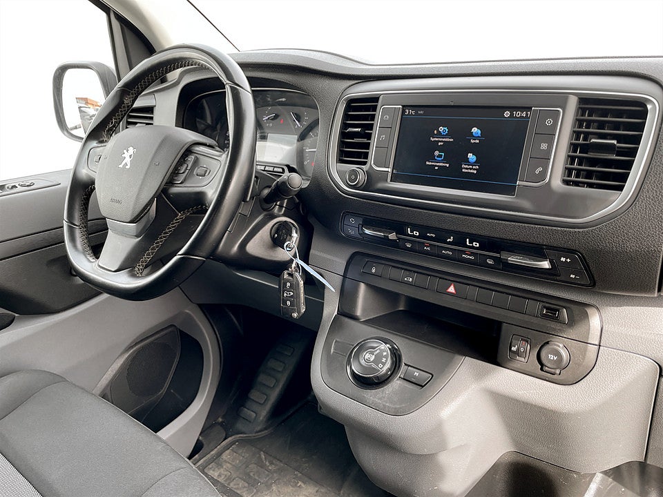 Bild på Peugeot Expert PRO+ 2.0 BHDi 145hk Aut L2 B-KAMERA DRAG