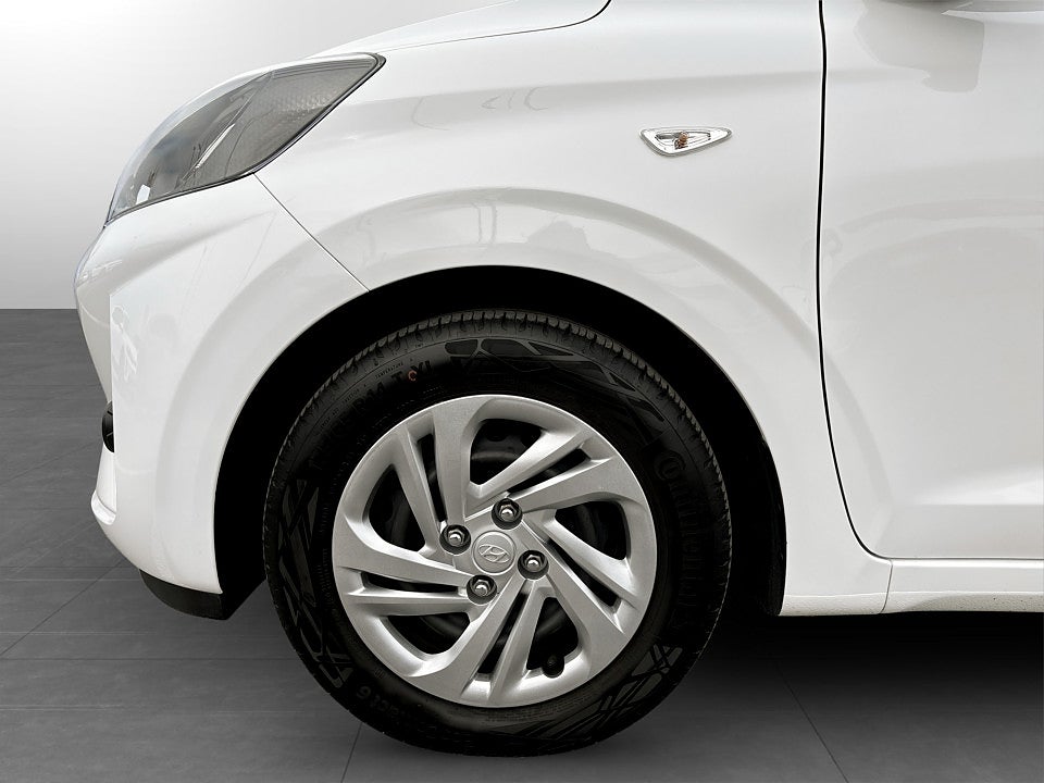 Bild på Hyundai i10 Essential 1.0 blue AMT 67hk Aut CARPLAY RATTVÄRME