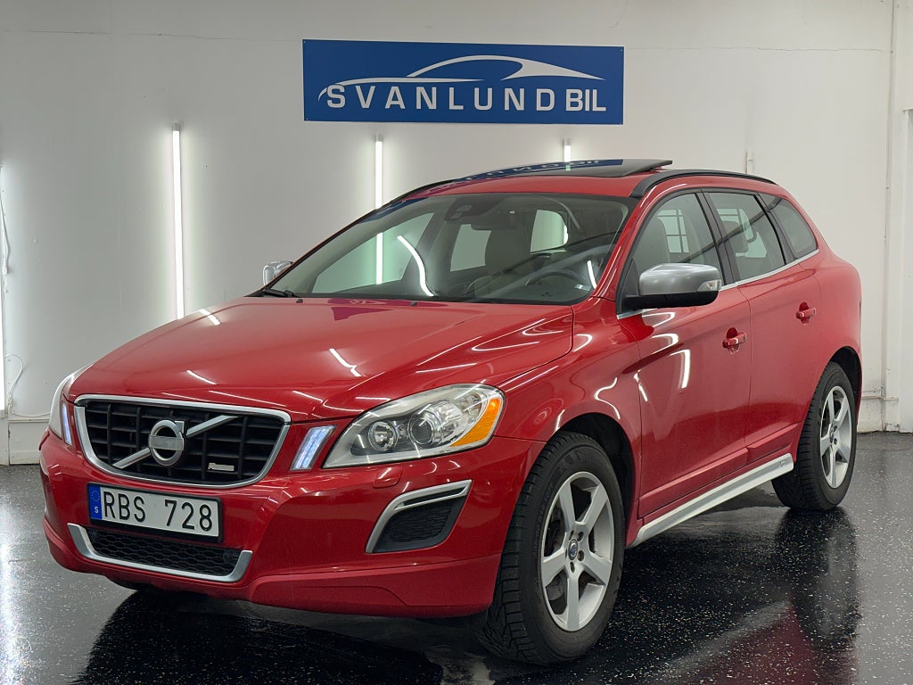 Volvo XC60 D5 AWD Geartronic R-Design / VOC / PANO / SE SPEC