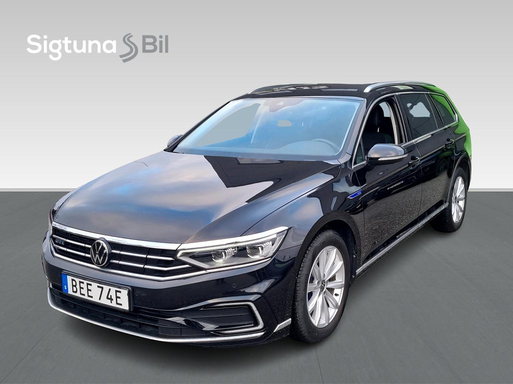 Volkswagen Passat GTE 1.4 TSI / Moms /  360° / Drag / Värmare 