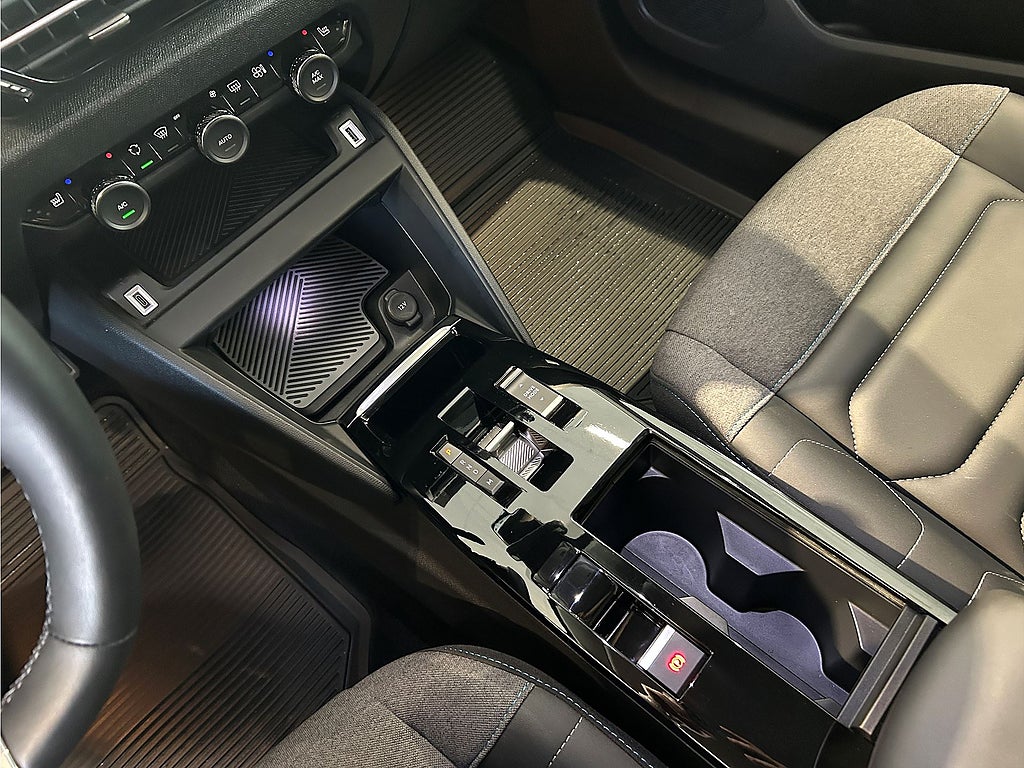 Bild på Citroën C4 Shine 1.2 PT 131hk Aut - B-KAMERA, CARPLAY