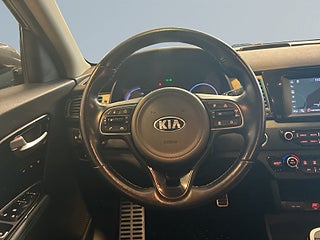 Kia Niro e- 64 kWh Advance Plus Rattvärme Navi S&V-däck Bkamera – bild 9