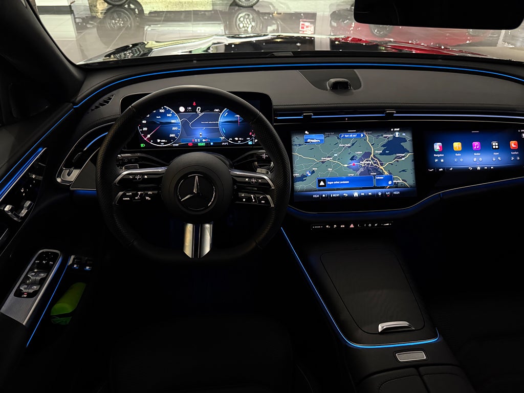 Mercedes-Benz E 300 e AMG Kombi Superscreen Läder 20tum - bild 4
