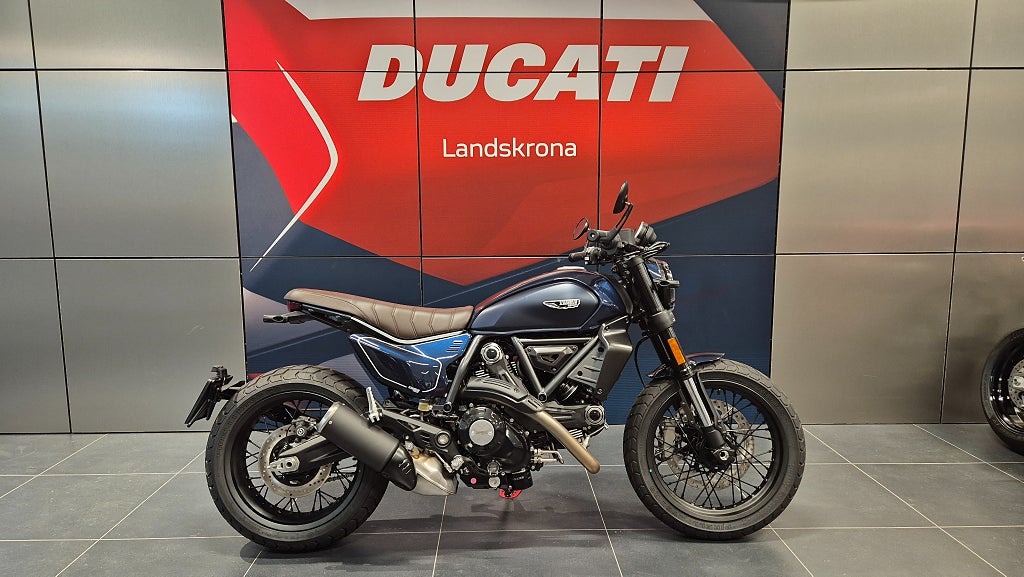 Ducati Scrambler 800 Night Shift
